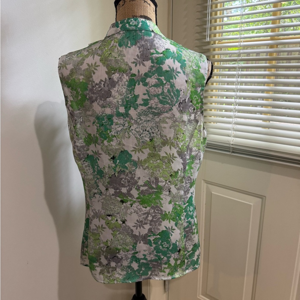 Tahari Green & Gray Ruffled Mandarin Collar sleeveless Blouse size Large - Picture 3 of 12